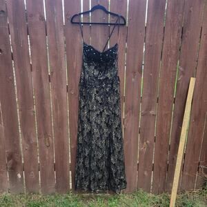 Elegant Black & Gold Beaded Lace Evening Gown – Size 6‎